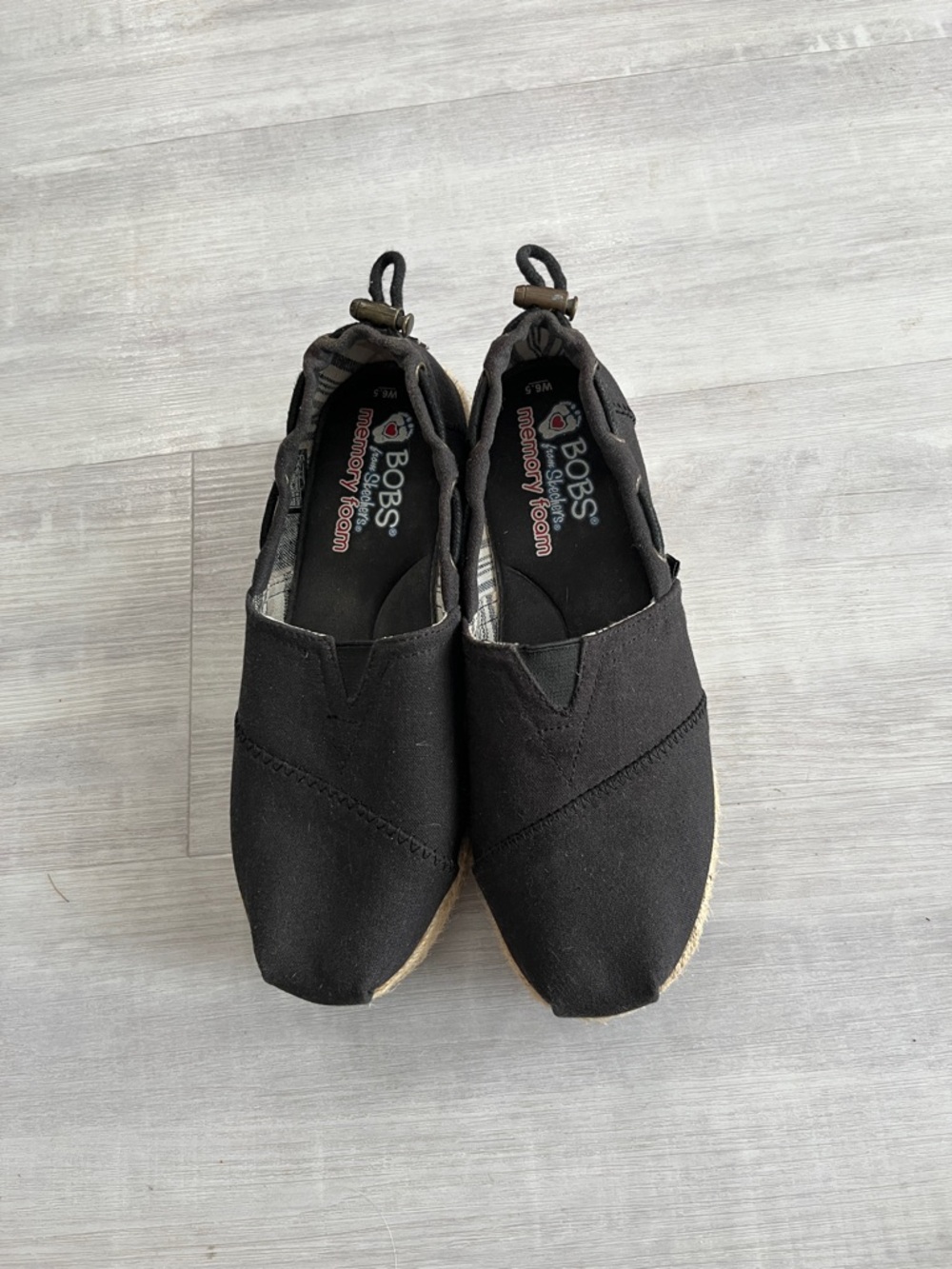 Bob’s by Skechers Black Canvas Espadrilles Toggle / Natural Rope 1.5 heel NEW